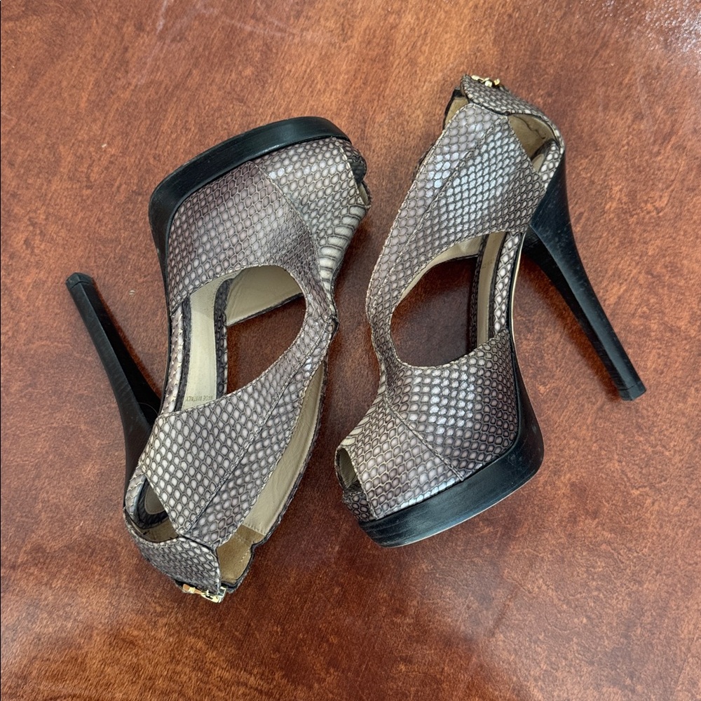 Fendi Python Open Toe Cut Out Platform Sandsls Sz… - image 5